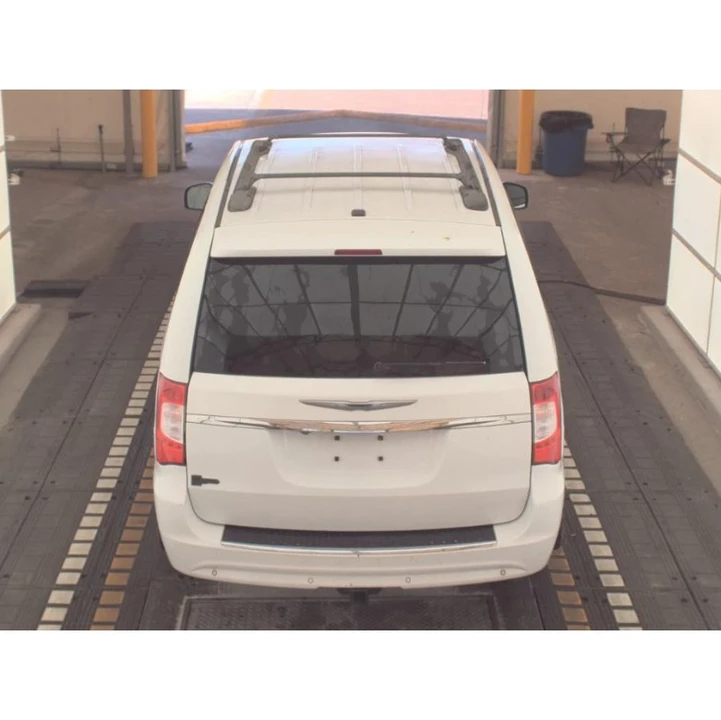 2014 Chrysler Town & Country - Image 6 of 12