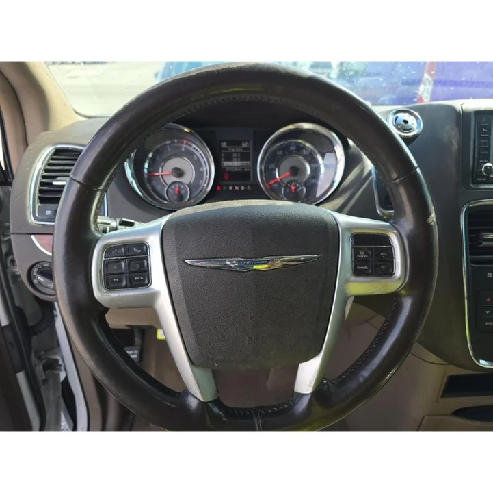 2014 Chrysler Town & Country - Image 11 of 12