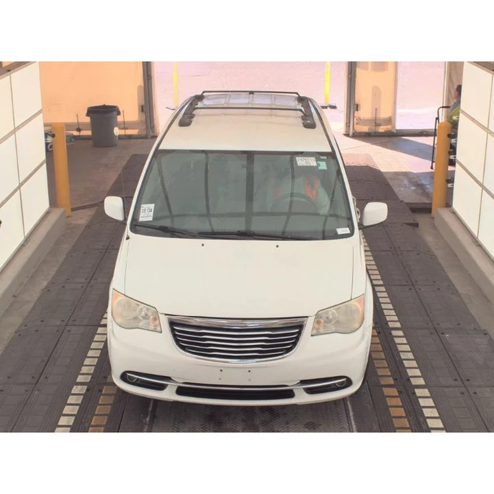 2014 Chrysler Town & Country - Image 2 of 12