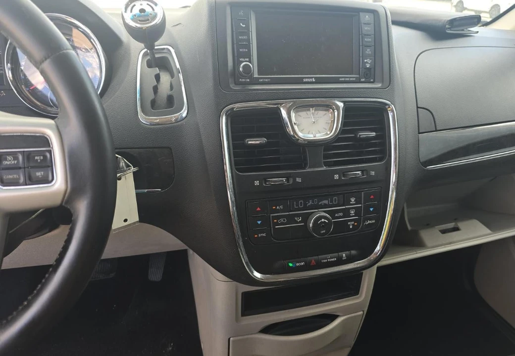 2014 Chrysler Town & Country - Image 13 of 18