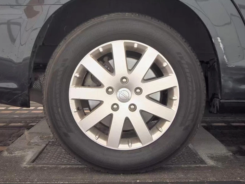 2014 Chrysler Town & Country - Image 9 of 18
