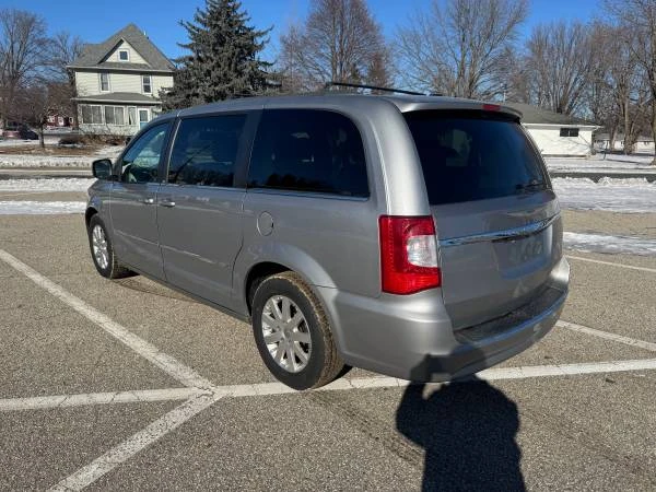 2014 Chrysler Town & Country - Image 4 of 18