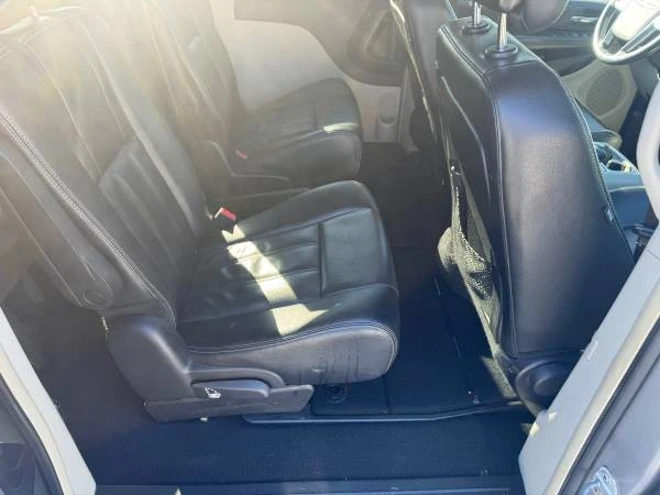 2014 Chrysler Town & Country - Image 10 of 18