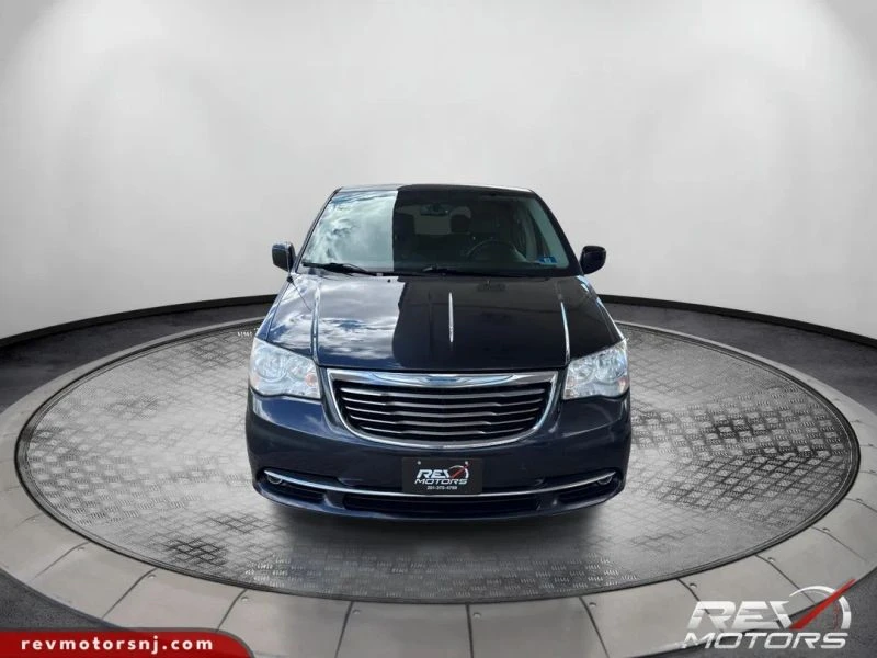 2014 Chrysler Town & Country - Image 8 of 12