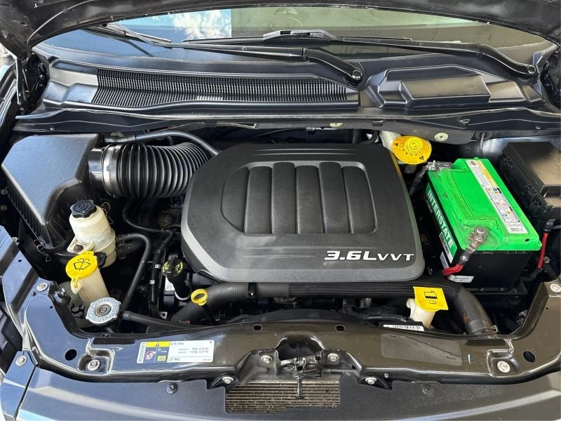 2014 Chrysler Town & Country - Image 11 of 12