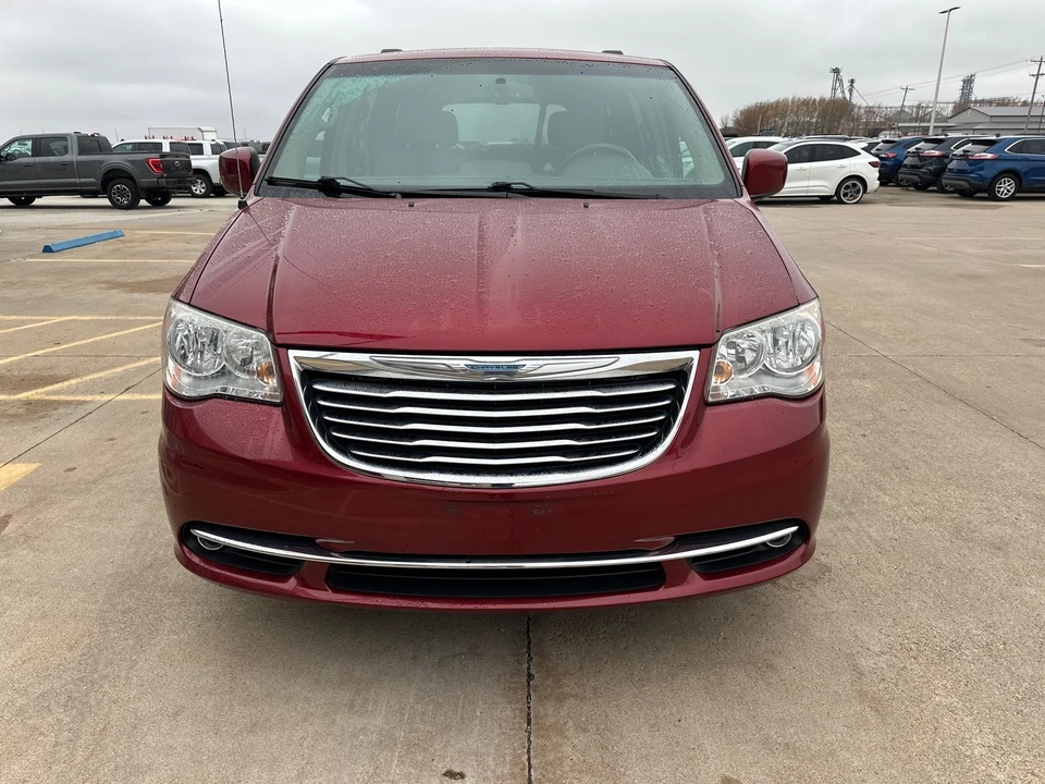 2014 Chrysler Town & Country - Image 4 of 12