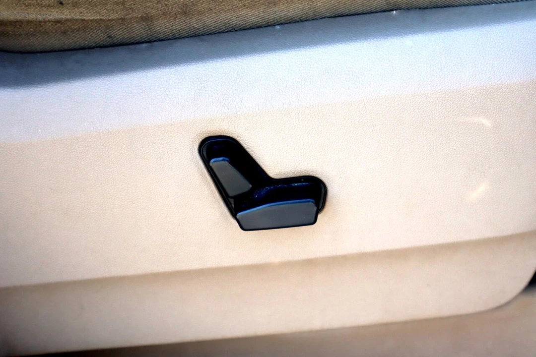 2014 Chrysler Town & Country - Image 20 of 21