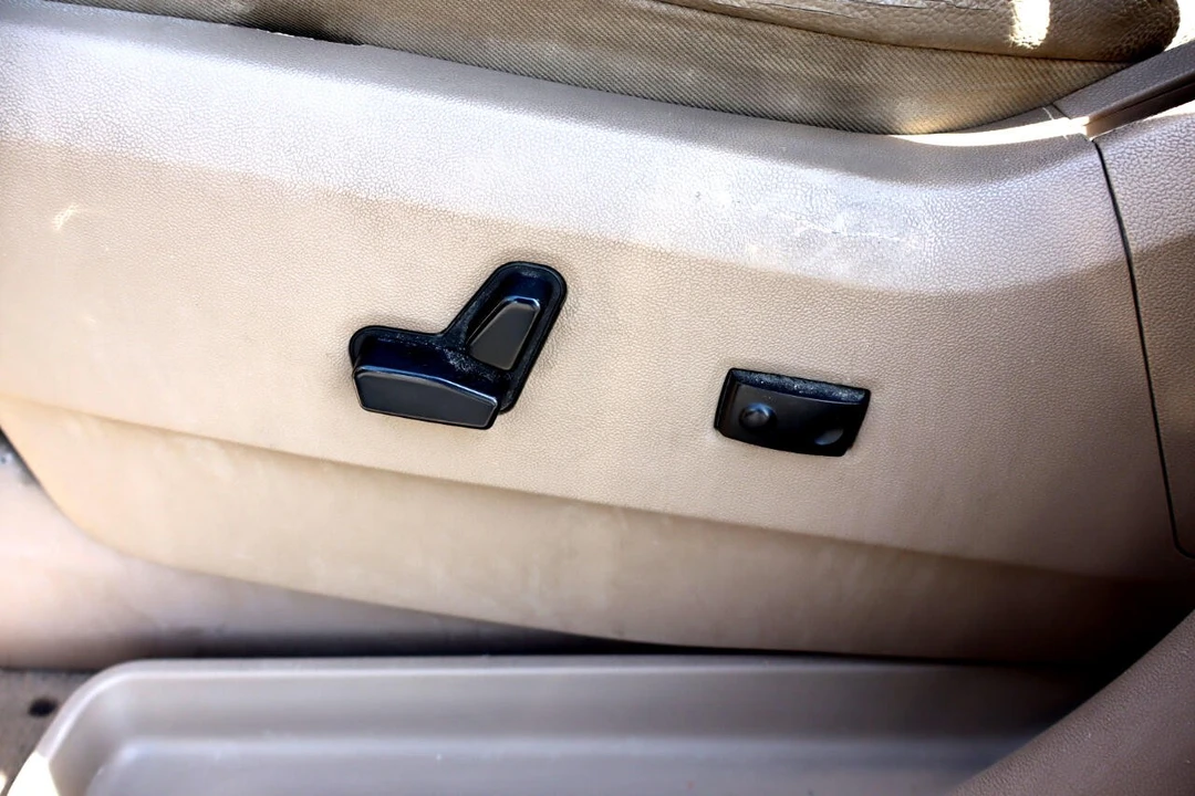 2014 Chrysler Town & Country - Image 17 of 21