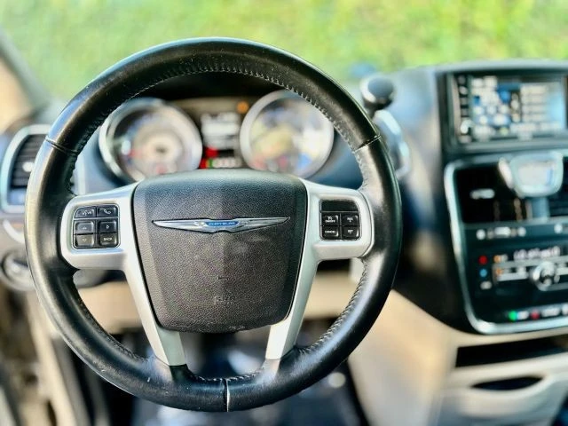 2014 Chrysler Town & Country - Image 13 of 21