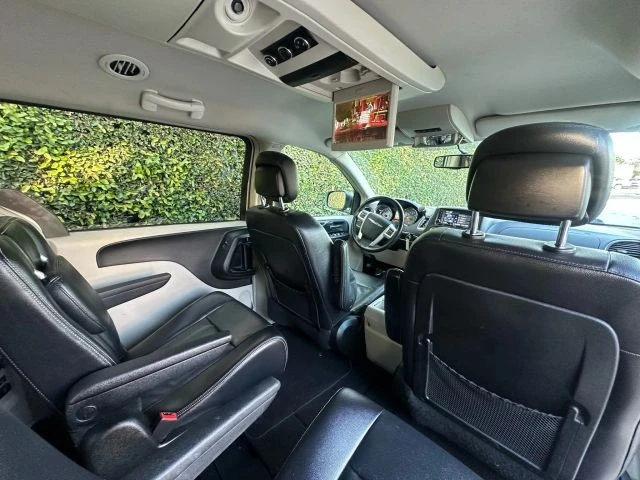 2014 Chrysler Town & Country - Image 18 of 21