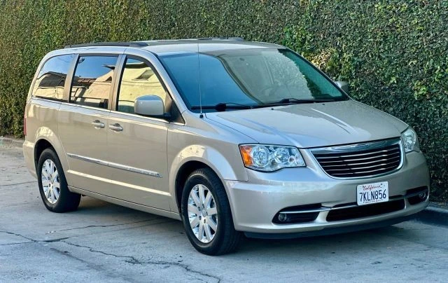 2014 Chrysler Town & Country - Image 8 of 21