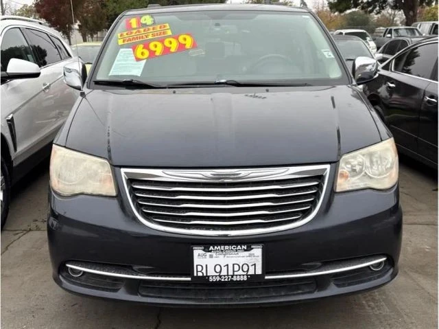 2014 Chrysler Town & Country - Image 2 of 3
