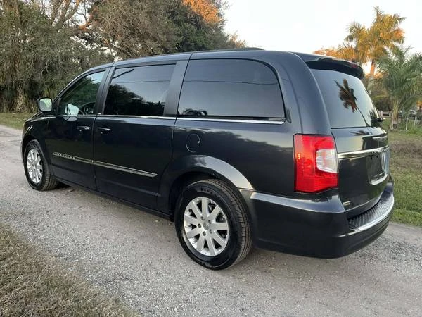 2014 Chrysler Town & Country - Image 12 of 18