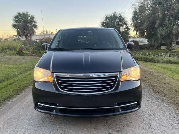2014 Chrysler Town & Country - Image 16 of 18
