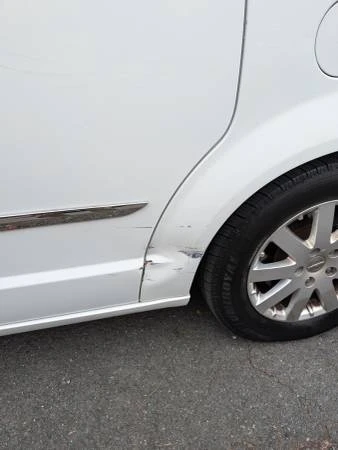 2014 Chrysler Town & Country - Image 4 of 14