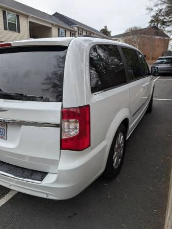 2014 Chrysler Town & Country - Image 6 of 14