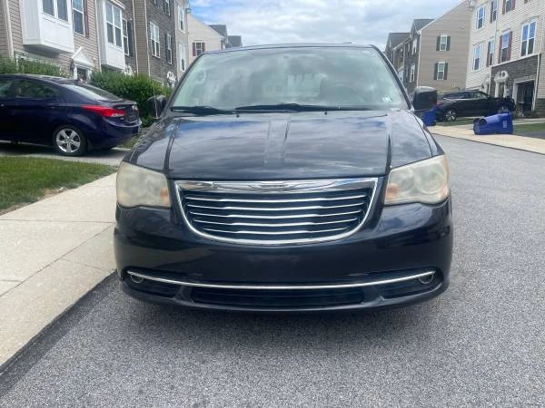 2014 Chrysler Town & Country - Image 2 of 14