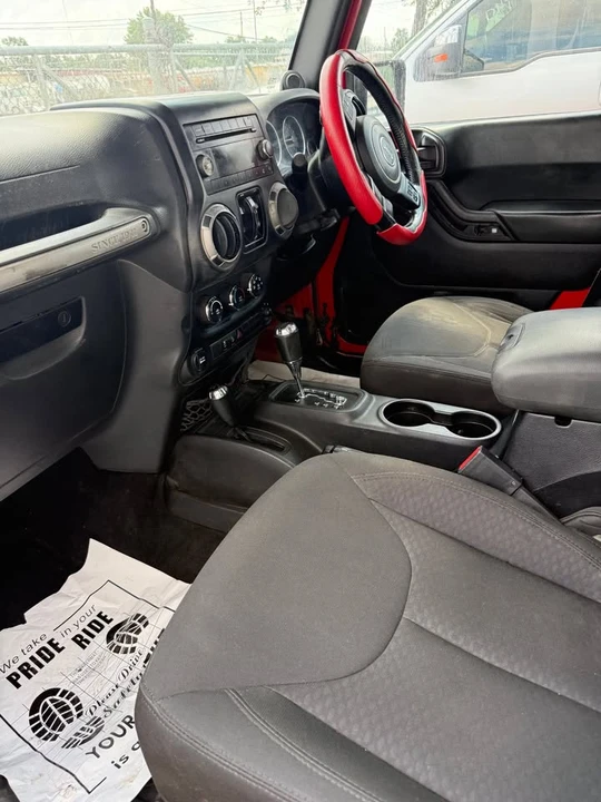 2014 Chrysler - Image 3 of 5