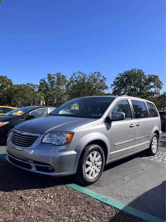 2014 Chrysler Town & Country - Image 15 of 20