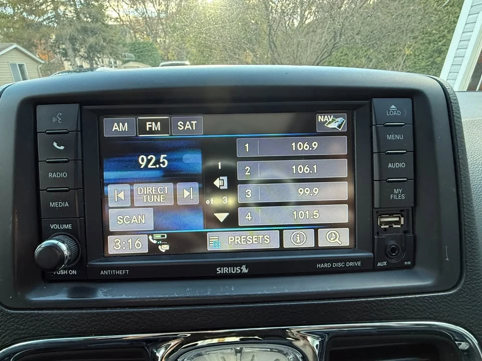 2014 Chrysler Town & Country - Image 12 of 16