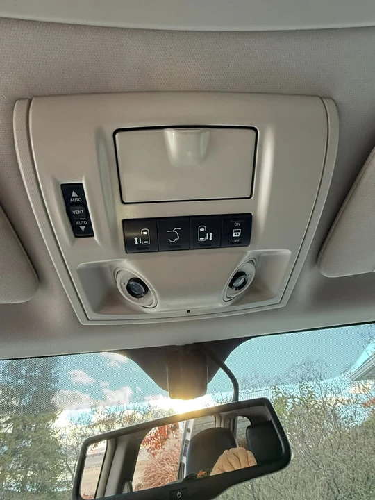 2014 Chrysler Town & Country - Image 15 of 16