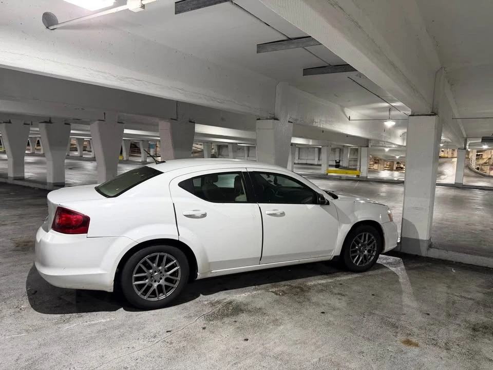 2014 Dodge Avenger Sedan - Image 3 of 10