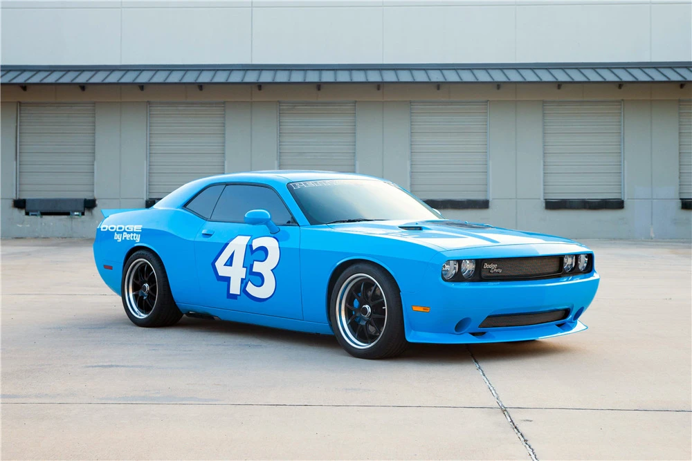2014 Dodge Challenger SRT8 & 392 3rd Gen - Image 2 of 5