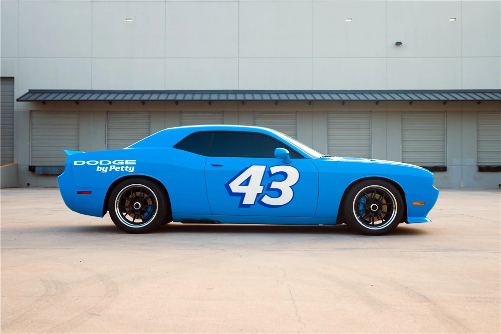 2014 Dodge Challenger SRT8 & 392 3rd Gen - Image 5 of 5