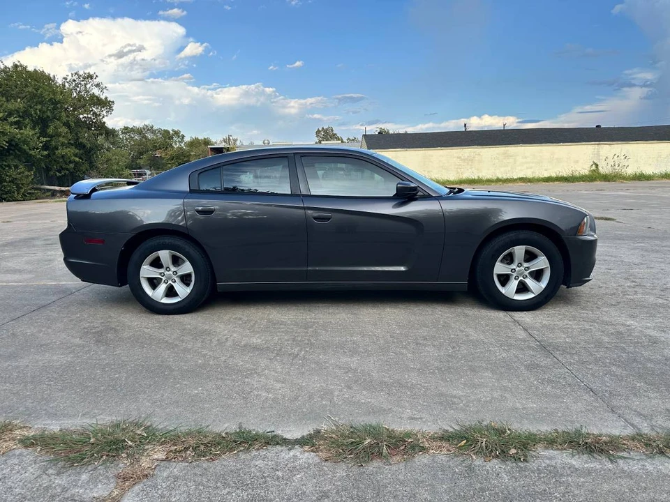 2014 Dodge Charger 7th Gen - Image 6 of 12