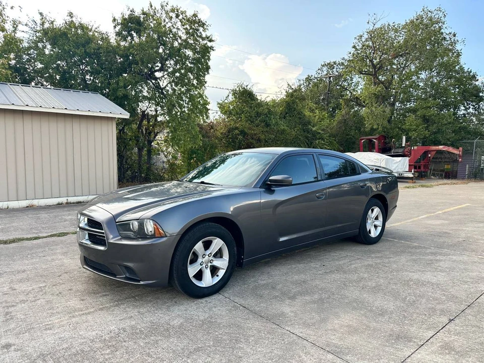 2014 Dodge Charger 7th Gen - Image 10 of 12