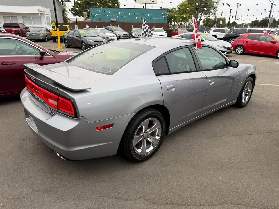 2014 Dodge Charger 7th Gen - Image 7 of 10