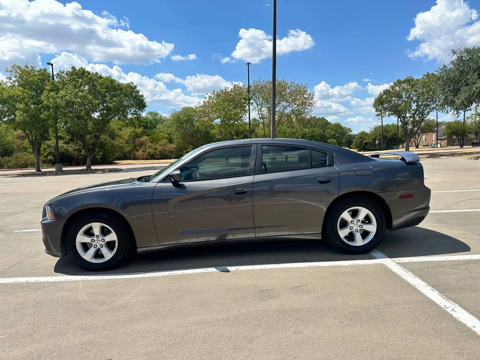 2014 Dodge Charger 7th Gen - Image 4 of 14