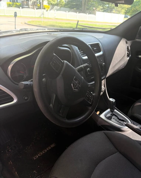 2014 Dodge Avenger Sedan - Image 6 of 11