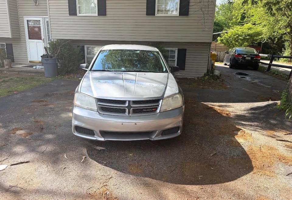 2014 Dodge Avenger Sedan - Image 10 of 11