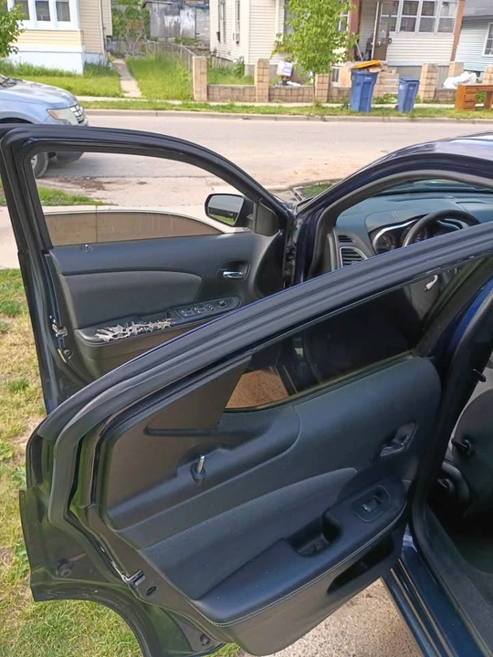 2014 Dodge Avenger Sedan - Image 8 of 16