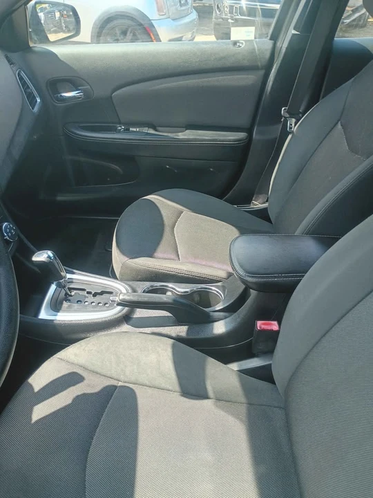 2014 Dodge Avenger Sedan - Image 4 of 4