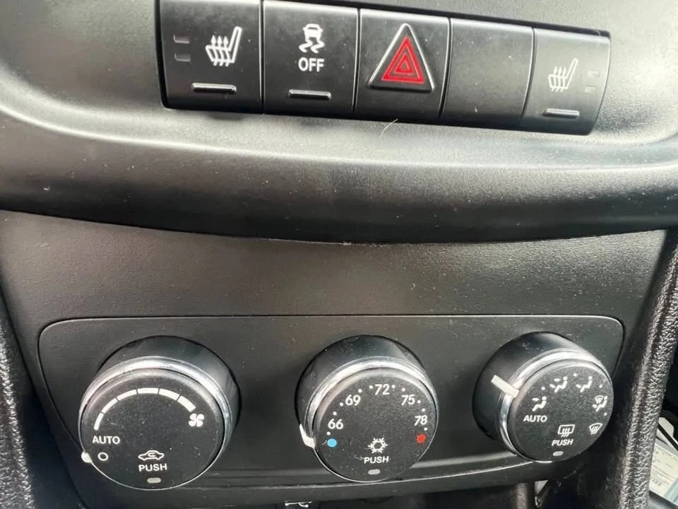 2014 Dodge Avenger Sedan - Image 15 of 20