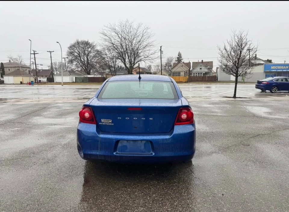 2014 Dodge Avenger Sedan - Image 4 of 11