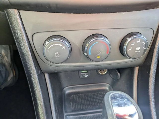 2014 Dodge Avenger Sedan - Image 16 of 17