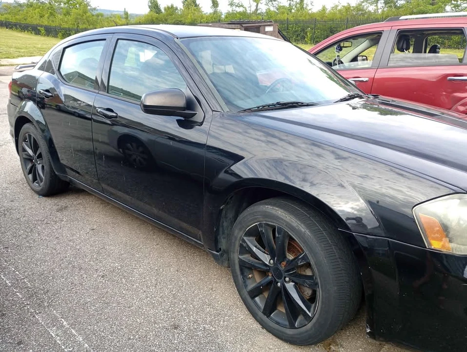 2014 Dodge Avenger Sedan - Image 2 of 4
