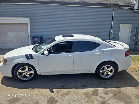 2014 Dodge Avenger SXT Plus Sedan 4D