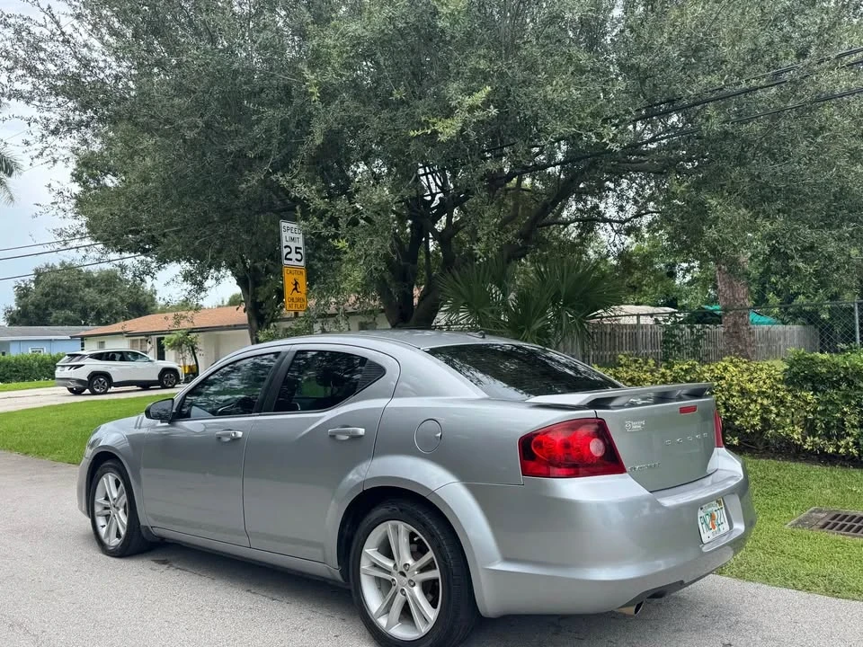 2014 Dodge Avenger Sedan - Image 5 of 9