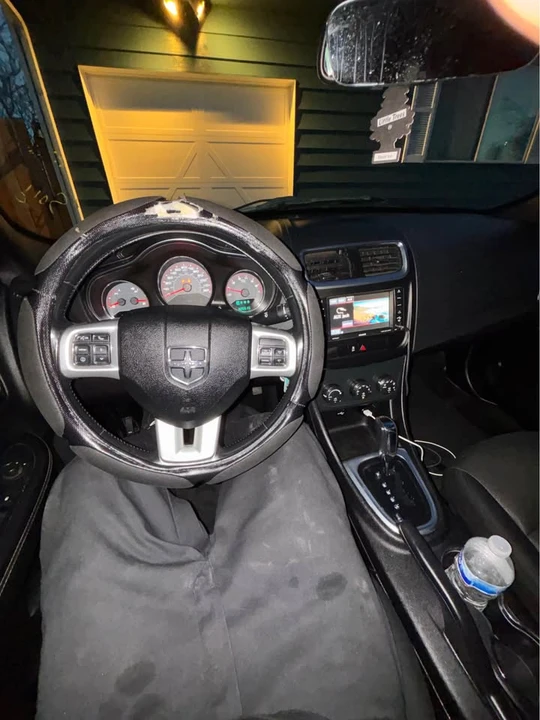2014 Dodge Avenger Sedan - Image 11 of 16