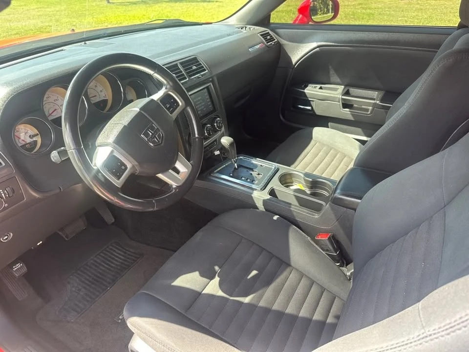 2014 Dodge Challenger 3rd Gen - Image 9 of 10