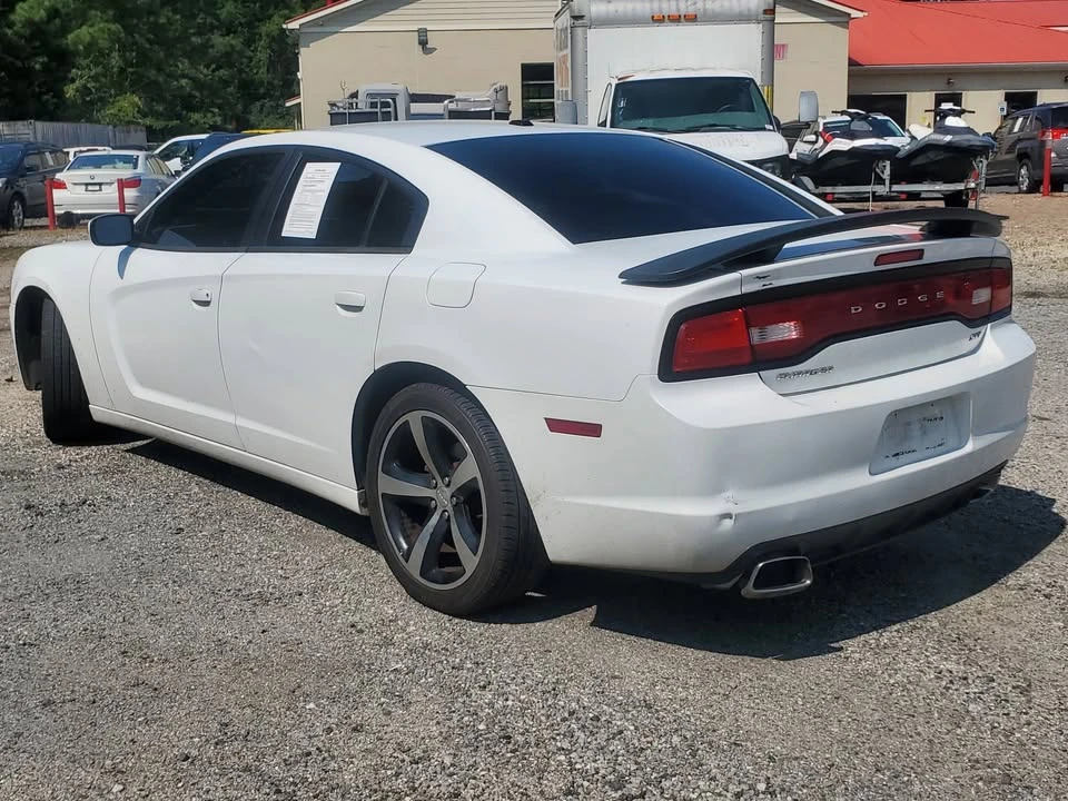 2014 Dodge Charger 7th Gen - Image 4 of 9