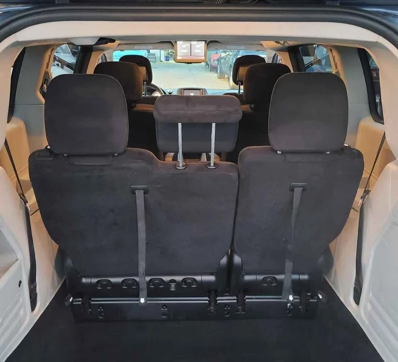 2014 Dodge Caravan - Image 7 of 10