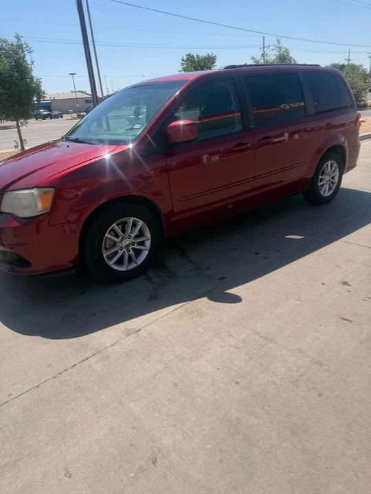 2014 Dodge Caravan - Image 2 of 9
