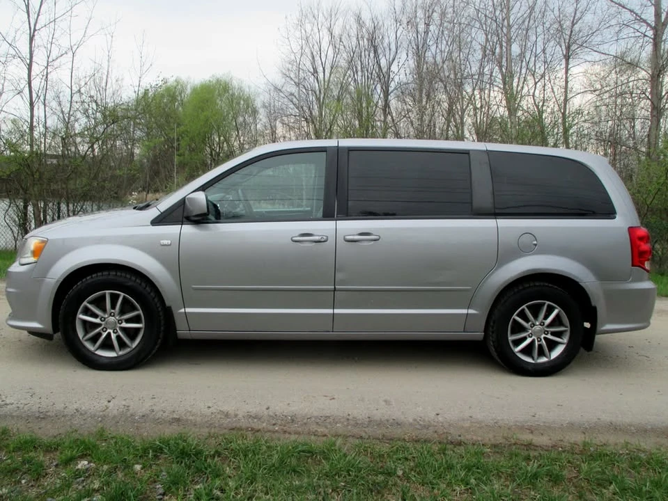 2014 Dodge Caravan - Image 3 of 18