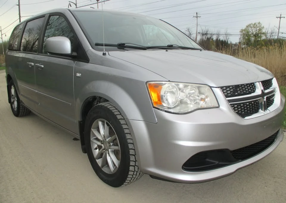2014 Dodge Caravan - Image 9 of 18