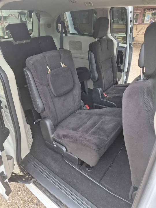 2014 Dodge Caravan - Image 7 of 7